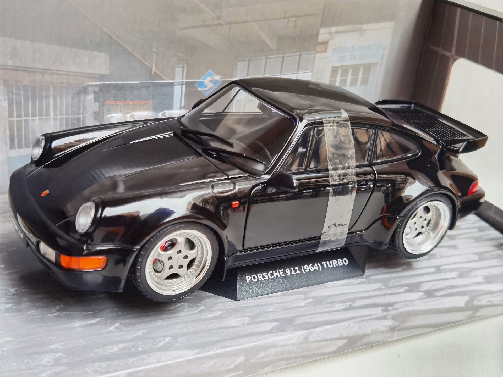 Diecast SOLIDO 1/18 Scale PORS - огляд і ціна Model Kit Porsche 911