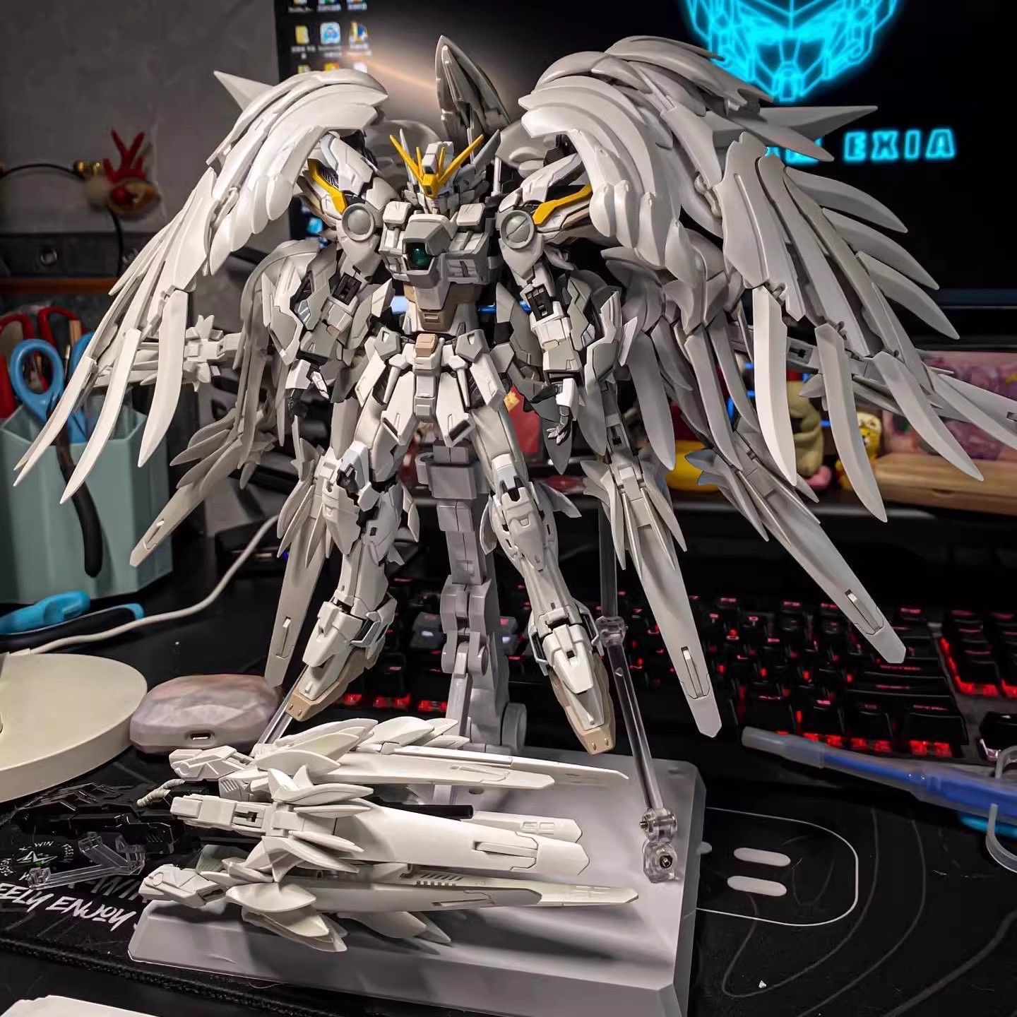 In Stock Daban 8827 Wing Zero  - огляд і ціна Model Kit Daban