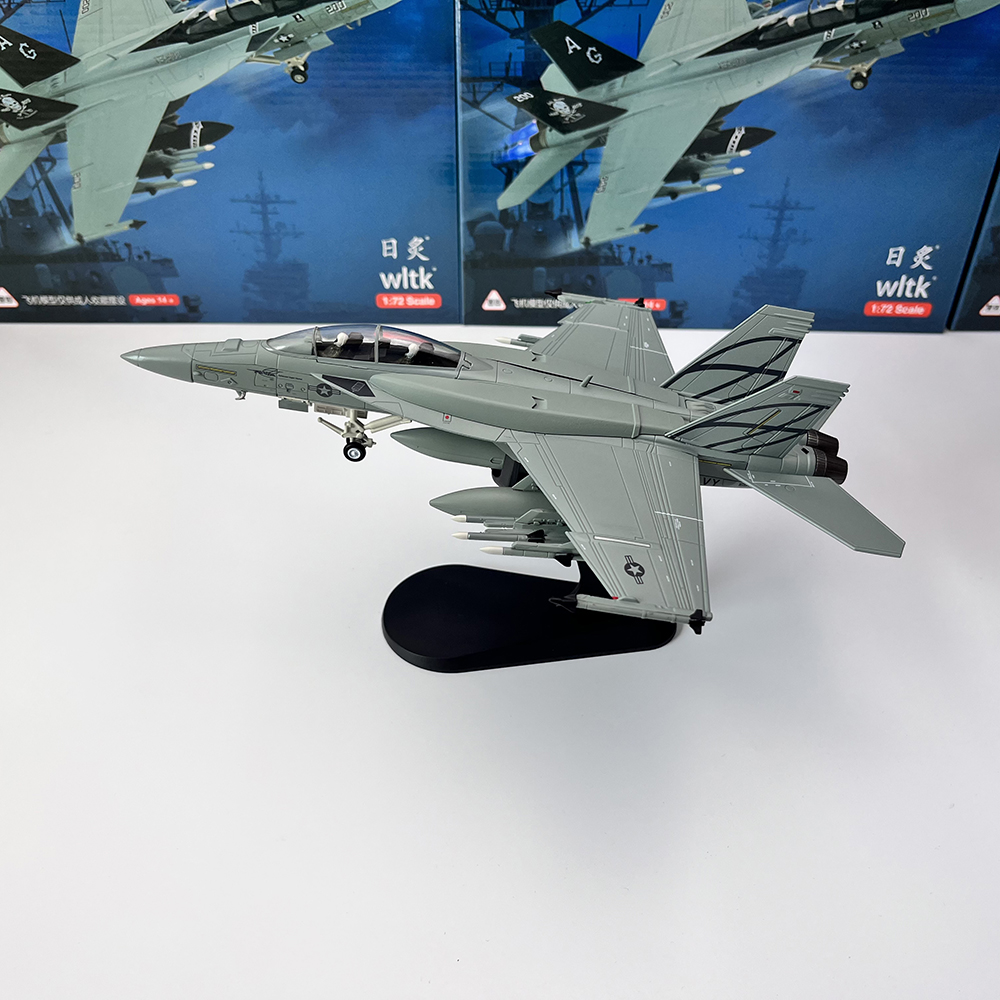 1/72 Scale U.S. F/A-18F Hornet - огляд і ціна Model Kit Store