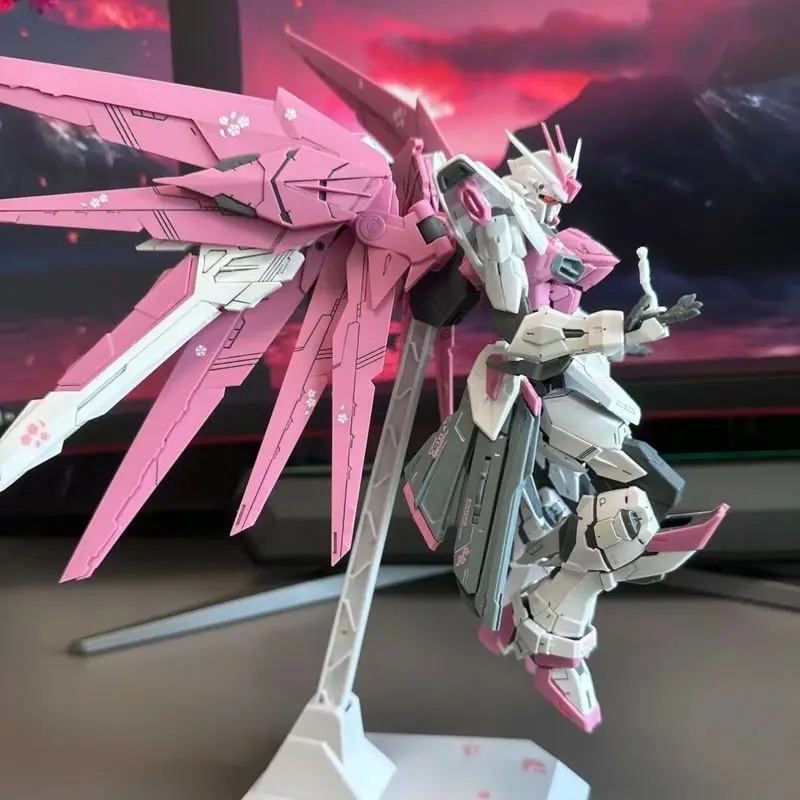 New Freshman Freedom Zgmf-X10a - огляд і ціна Model Kit Daban